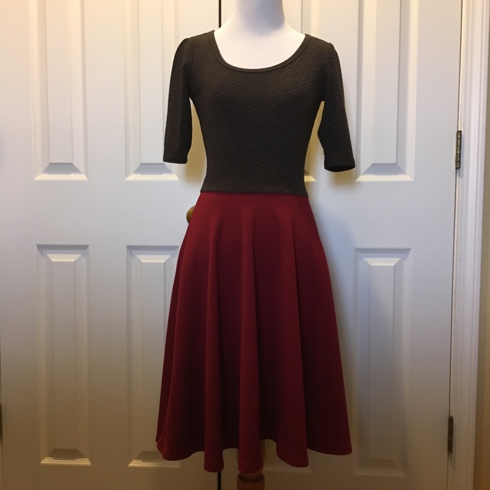Nicole dress by Lularoe. Cute color block.
